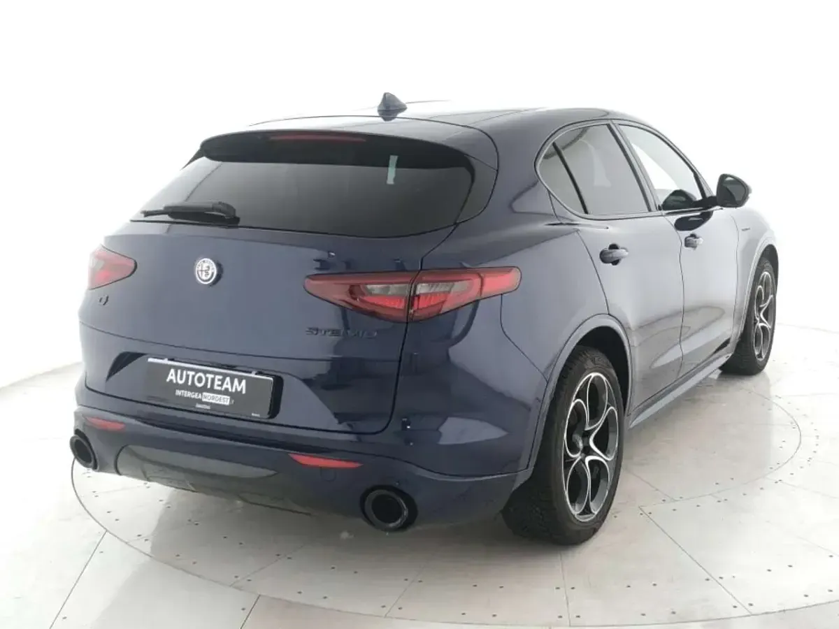 Usata Alfa Romeo Stelvio Veloce 209 CV (153 kW) 2020 Blu notte SUV