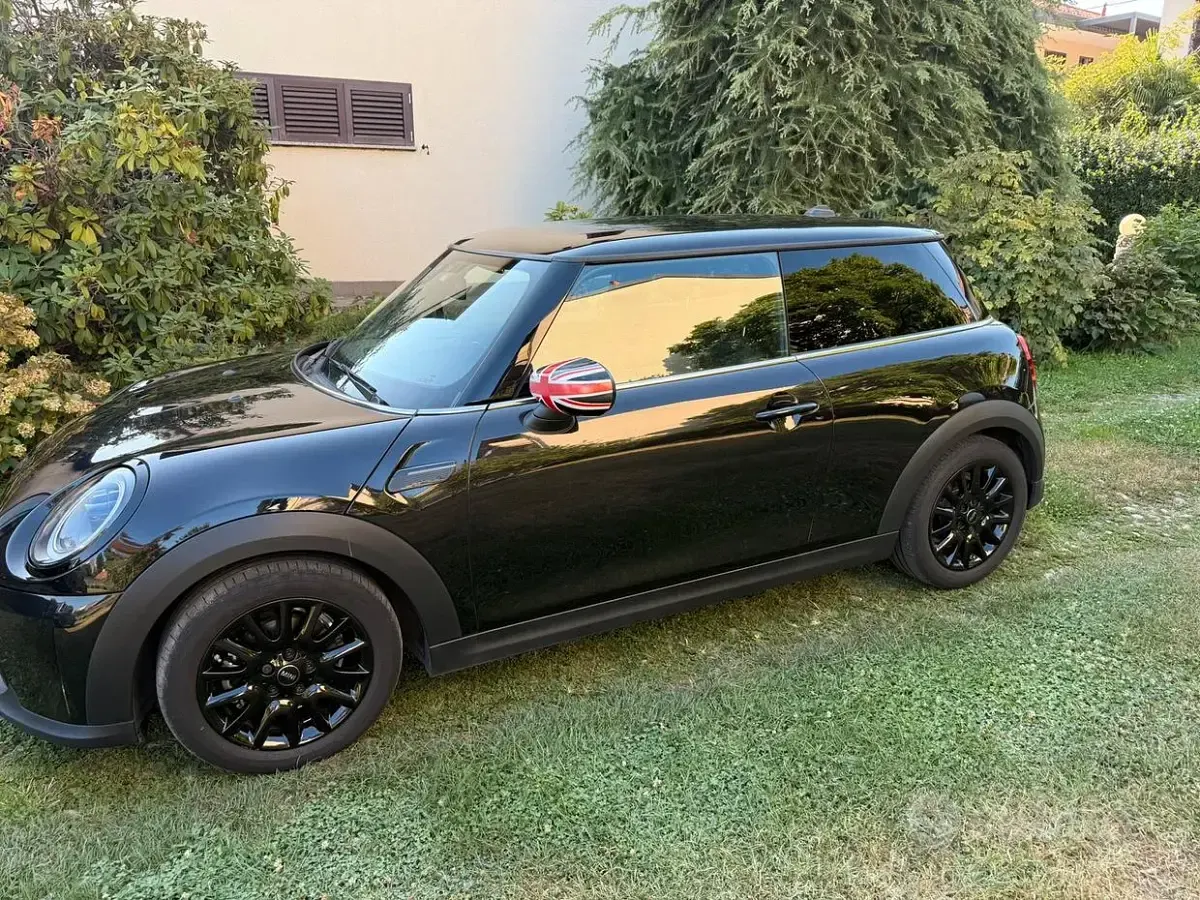 Usata Mini Cooper Classic 136 CV (100 kW) 2023 Nero Utilitaria