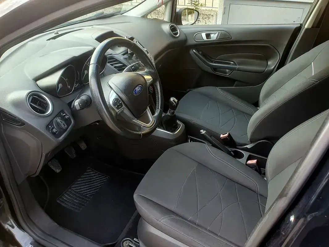 Usata Ford Fiesta Titanium 75 CV (55 kW) 2013 Nero Berlina