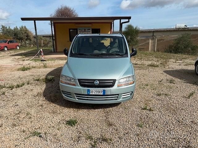 Usata Fiat Multipla Dynamic 116 CV (85 kW) 2004 Grigio Monovolume
