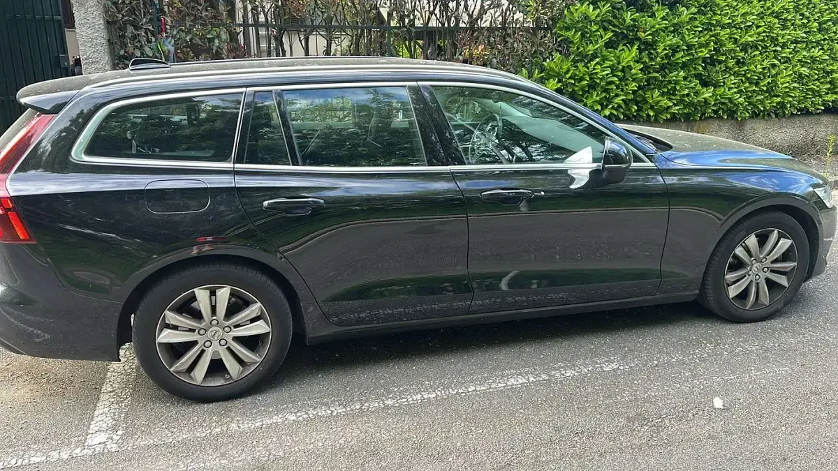 Usata Volvo V60 Business Edition 197 CV (144 kW) 2020 Nero Station wagon