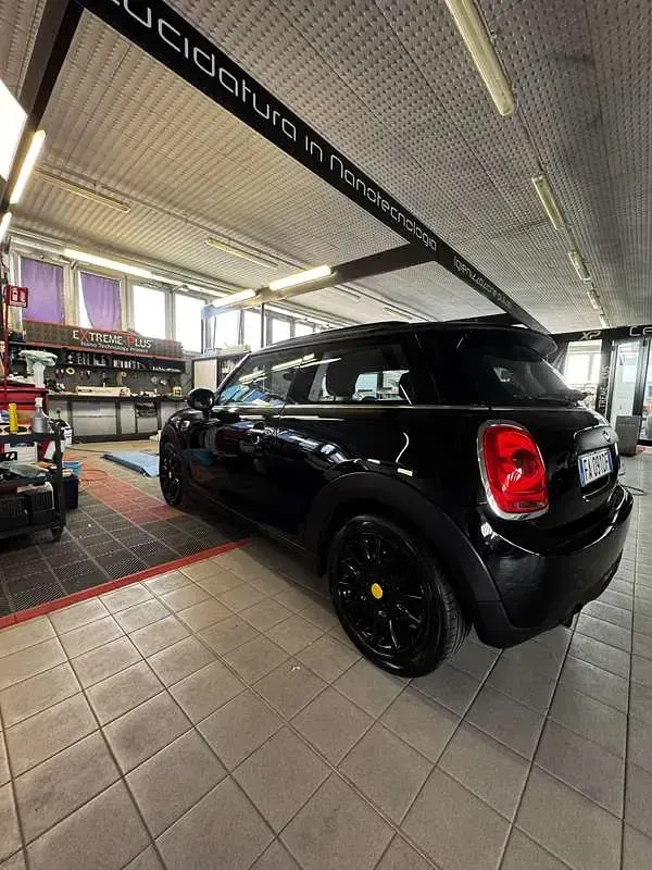 Usata Mini One D Business 95 CV (69 kW) 2015 Utilitaria