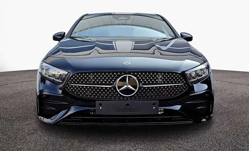 Usata Mercedes A200 Advanced Plus 150 CV (110 kW) 2025 Nero Utilitaria