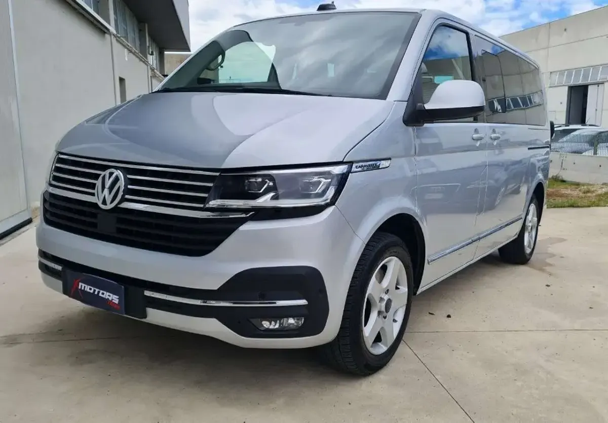 Usata VW Caravelle 199 CV (146 kW) 2020 Argento Furgone