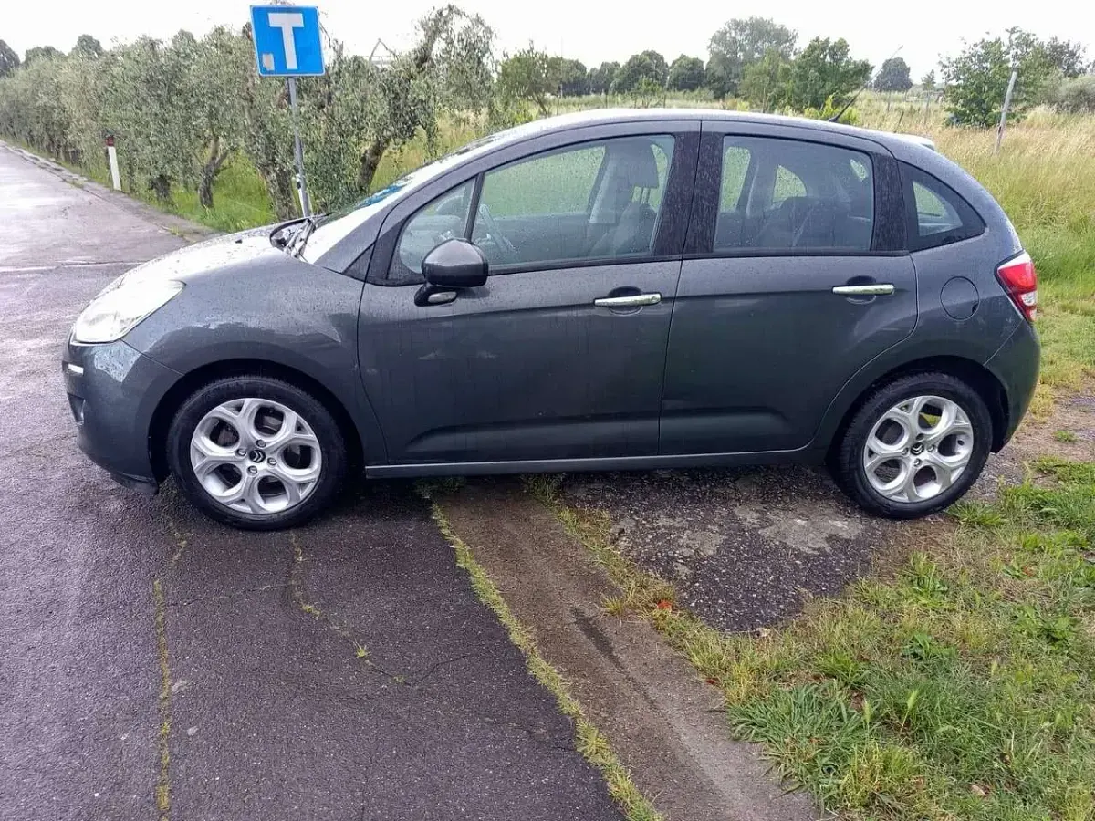 Usata Citroën C3 Exclusive 82 CV (60 kW) 2014 Grigio scuro Berlina