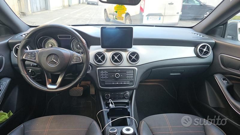Usata Mercedes CLA200 136 CV (100 kW) 2015 Grigio Station wagon