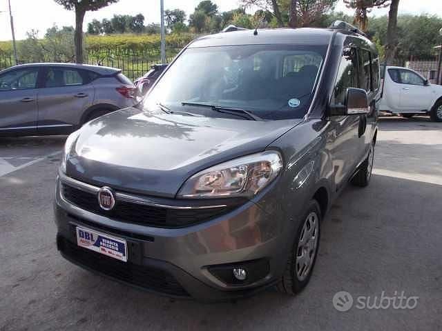 Usata Fiat Doblò 95 CV (69 kW) 2017 Grigio Monovolume