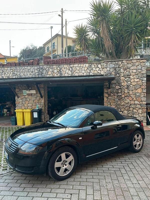 Usata Audi TT Roadster 150 CV (110 kW) 2002 Nero Cabrio