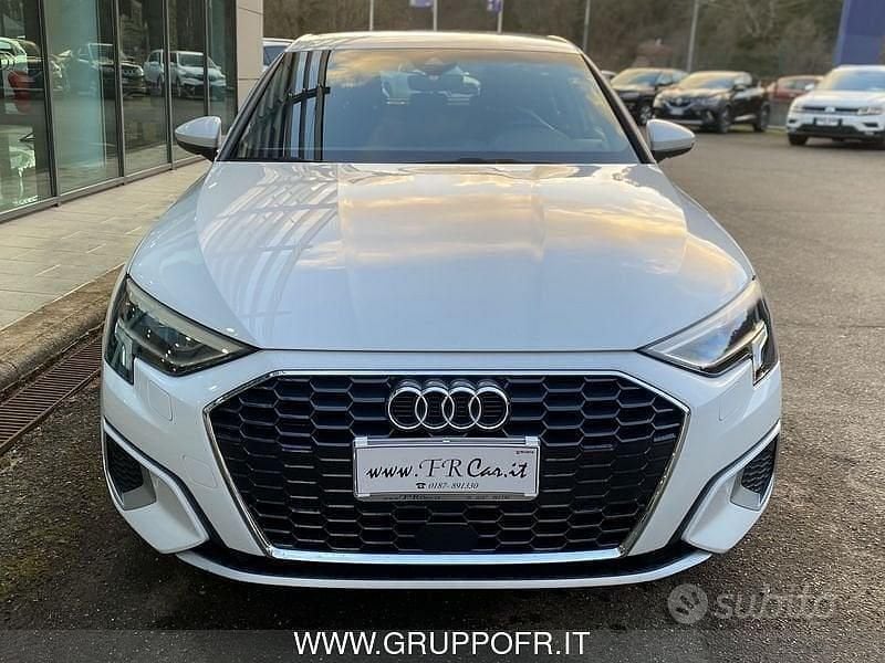Begagnad Audi A3 Advanced 116 HK (85 kW) 2021 Vit Sedan