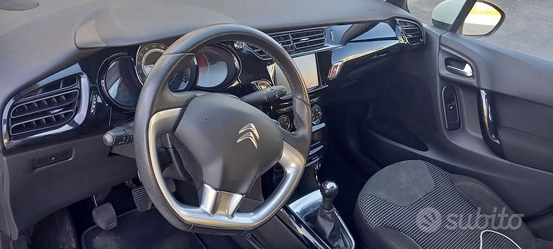 Usata Citroën C3 68 CV (50 kW) 2015 Bianco Berlina