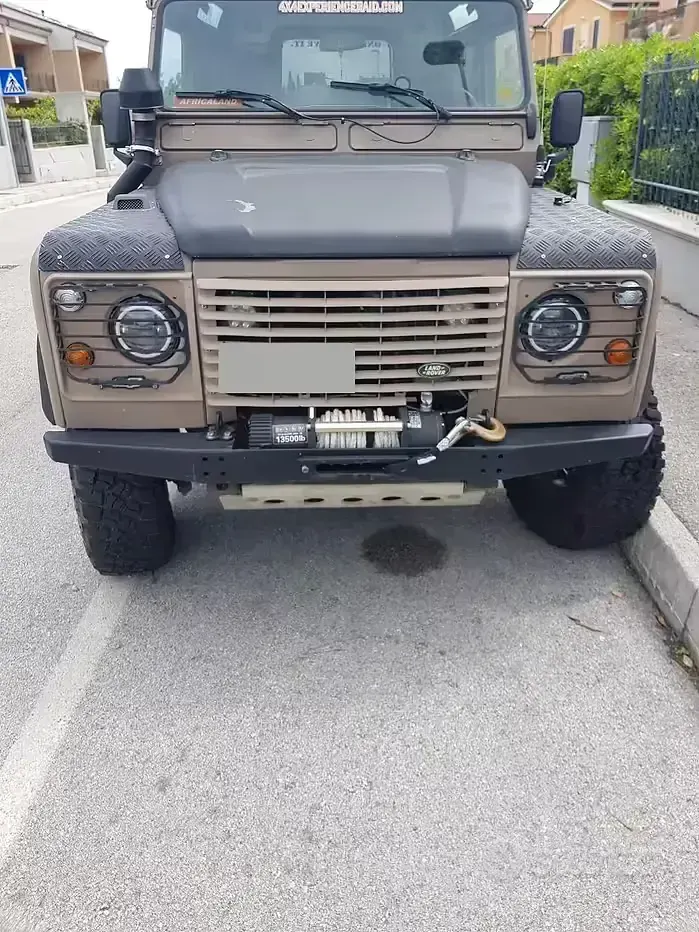 Usata Land Rover Defender 113 CV (83 kW) 1997 SUV