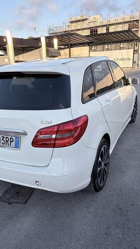 Gebraucht Mercedes B180 Executive 109 PS (80 kW) 2013 Van / Kleinbus
