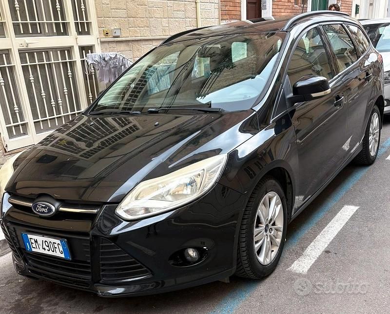Usata Ford Focus 90 CV (66 kW) 2012 Nero Station wagon