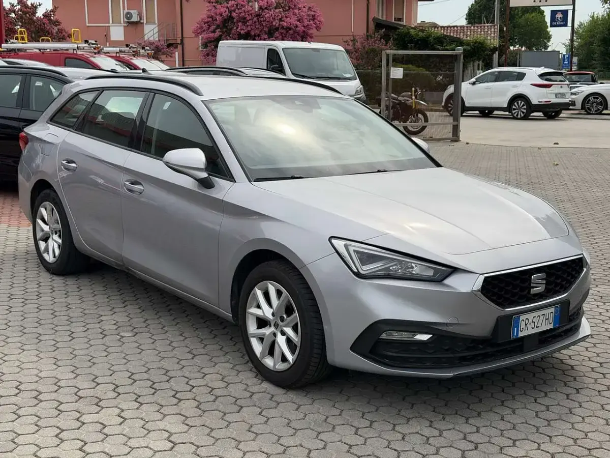 Usata Seat Leon Business 150 CV (110 kW) 2023 Argento Station wagon
