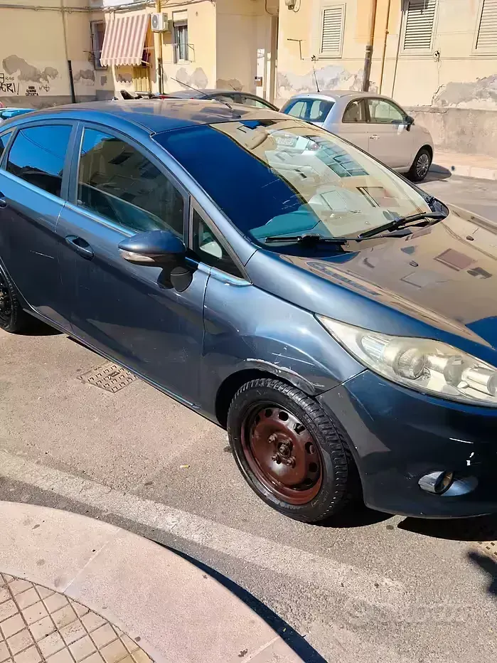 Usata Ford Fiesta 80 CV (58 kW) 2010 Berlina