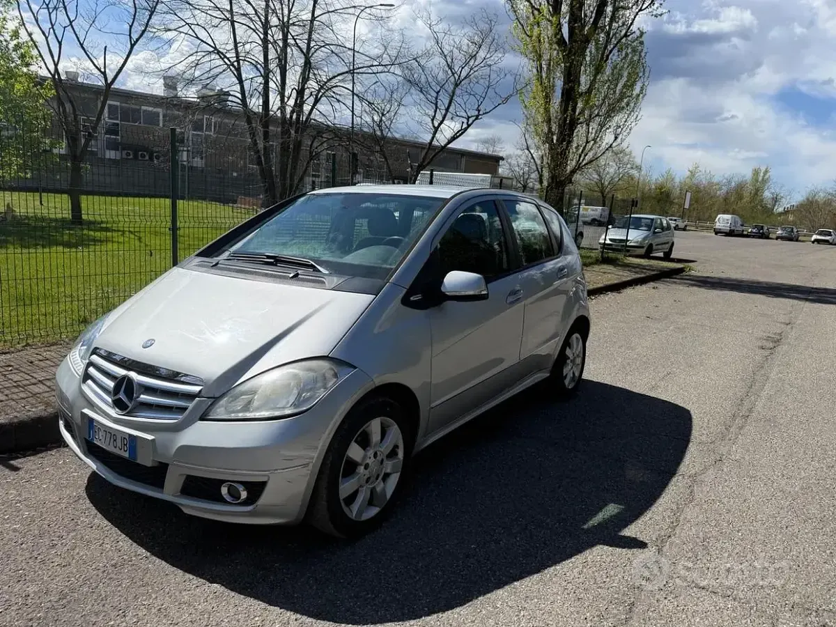 Usata Mercedes A150 95 CV (69 kW) 2009 Grigio Berlina