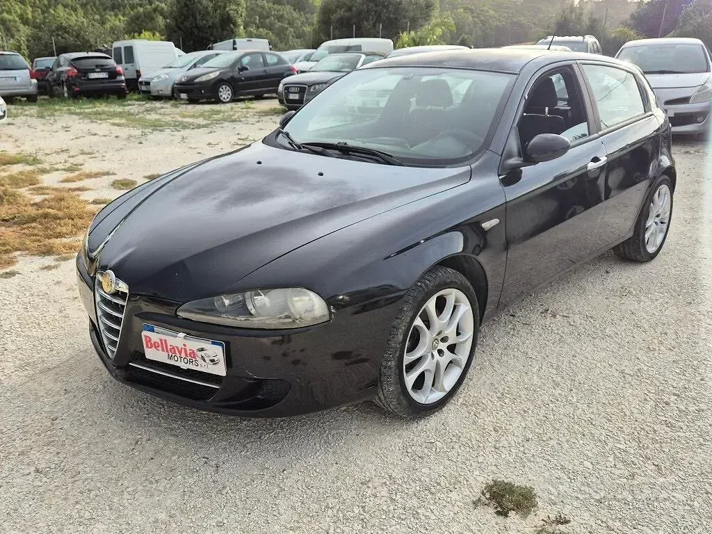 Usata Alfa Romeo 147 105 CV (77 kW) 2009 Nero Utilitaria