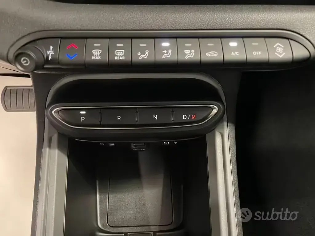 Nuova Jeep Avenger Longitude 101 CV (74 kW) 2026 Bianco SUV