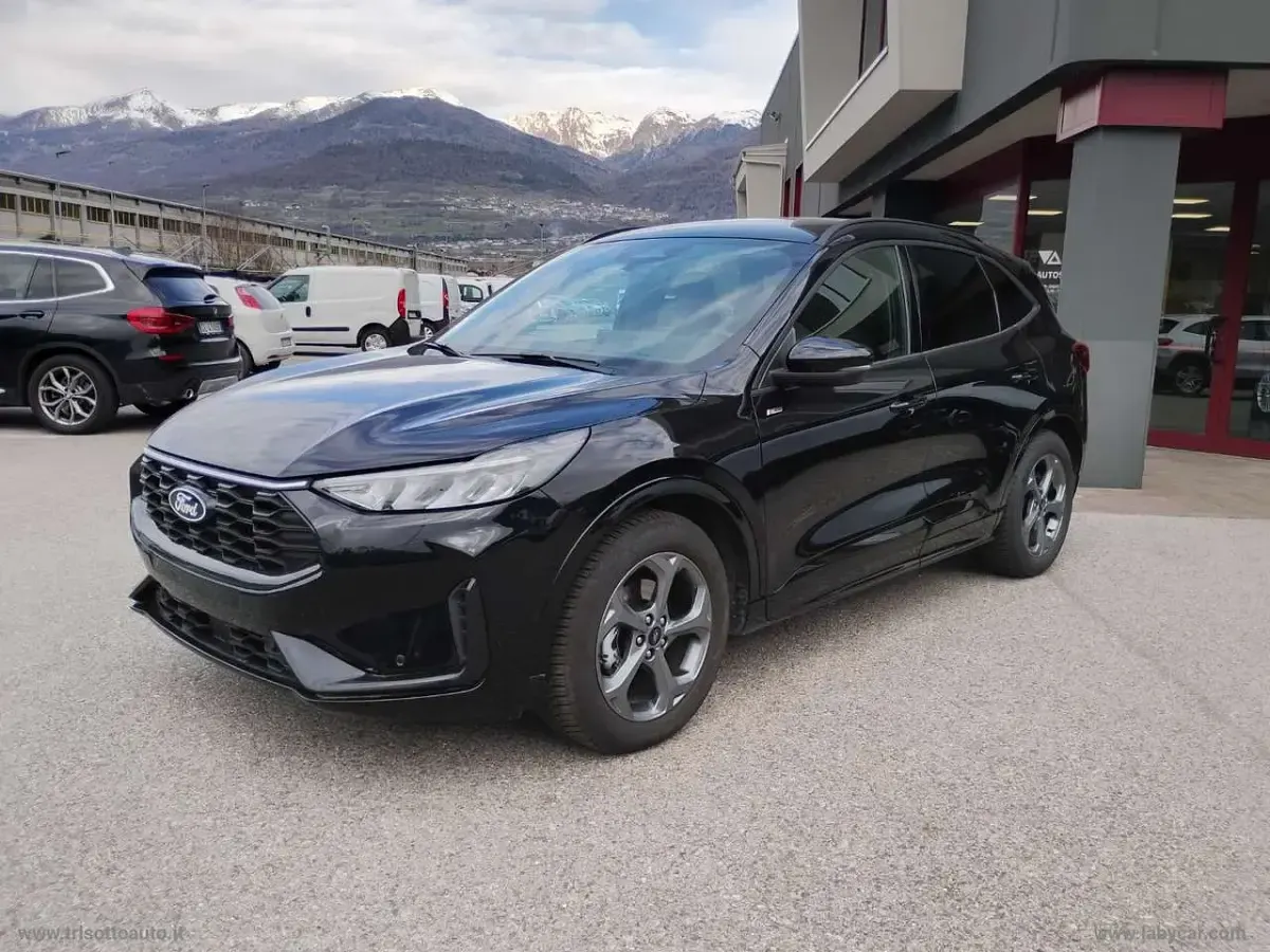 Usata Ford Kuga 151 CV (111 kW) 2025 Bianco SUV