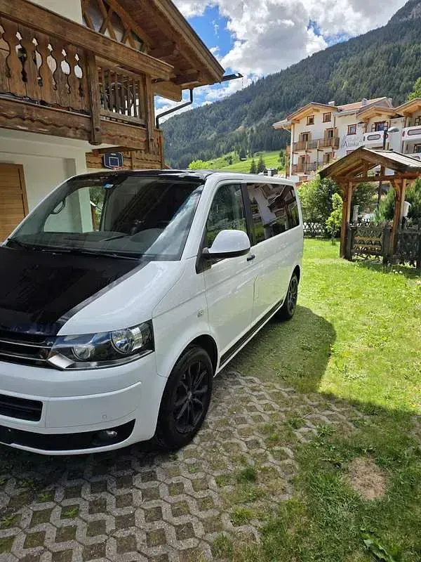 Usata VW Multivan 140 CV (102 kW) 2013 Bianco Monovolume