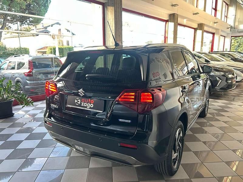Nuova Suzuki Vitara 110 CV (80 kW) 2025 Nero metallizzato SUV