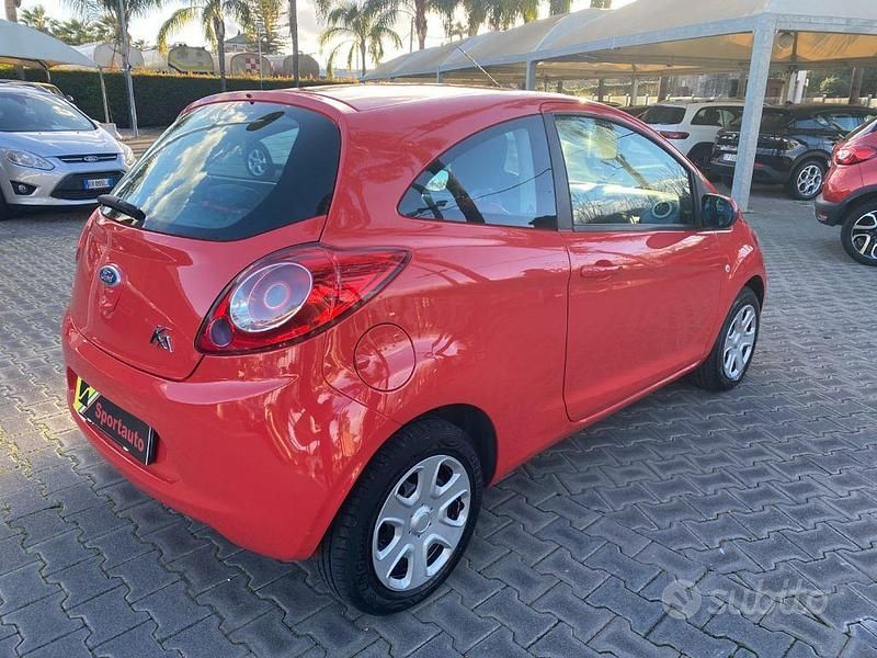 Usata Ford Ka Plus 69 CV (50 kW) 2011 Rosso Utilitaria