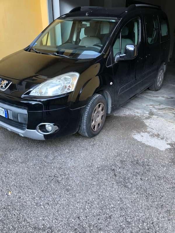 Usata Peugeot Partner 92 CV (67 kW) 2011 Nero Monovolume