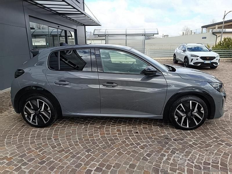 Usata Peugeot 208 GT 136 CV (100 kW) 2024 Grigio Utilitaria