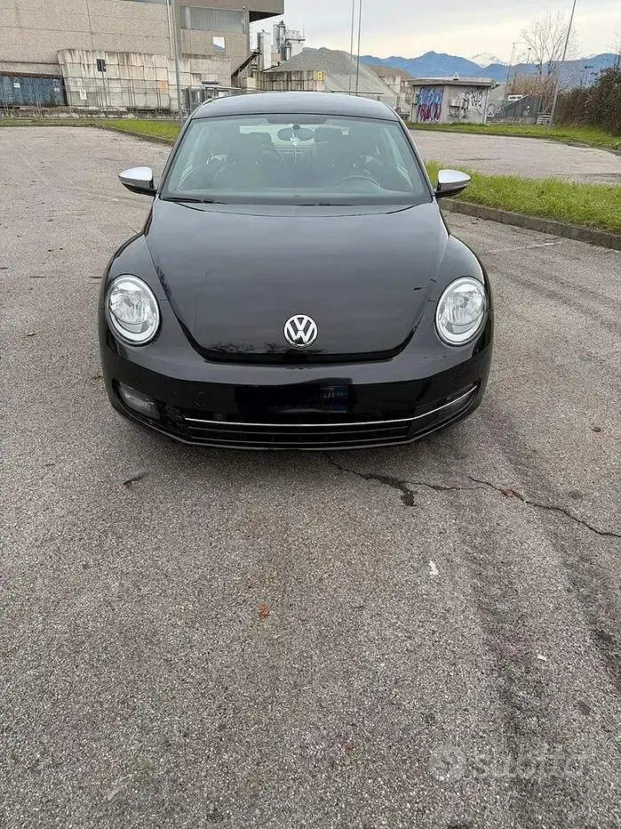 Usata VW Beetle 105 CV (77 kW) 2013 Nero Utilitaria