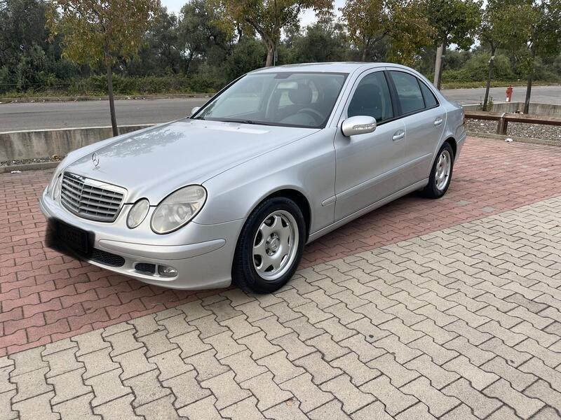 Usato 2003 Mercedes E220 2.1 Diesel 150 CV (5.999 €)