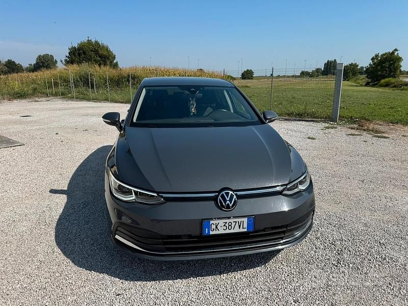 Usata VW Golf VIII 150 CV (110 kW) 2023 Grigio Berlina