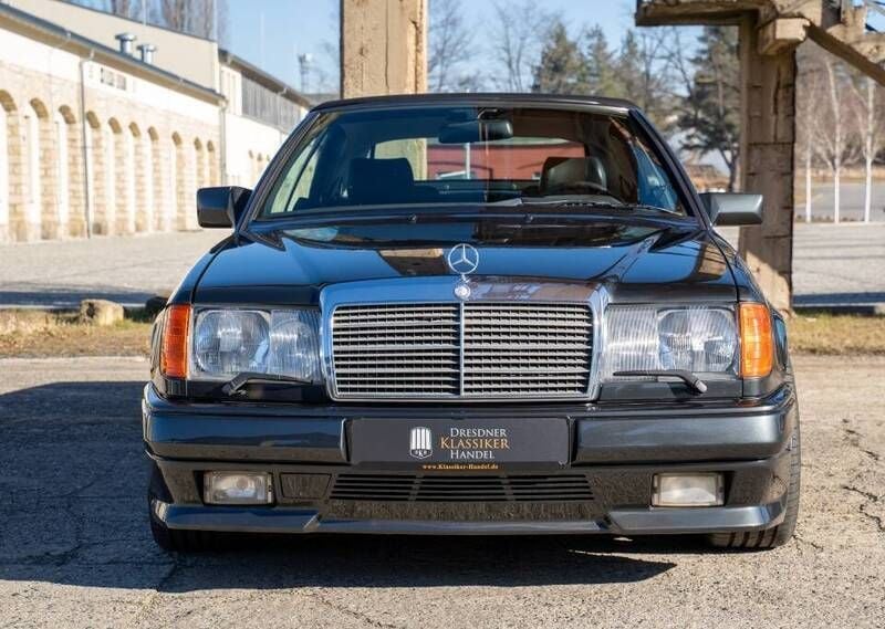 Usata Mercedes E300 AMG 220 CV (161 kW) 1993 Nero Cabrio
