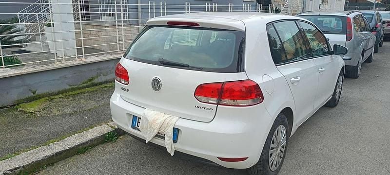 Usata VW Golf VI 80 CV (58 kW) 2011 Bianco Utilitaria