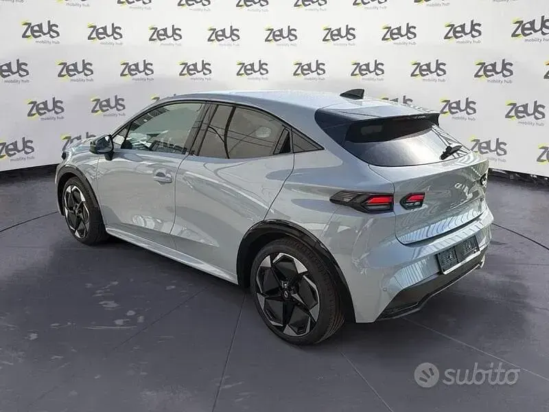 Nuova Renault Clio V Techno 2026 Grigio Berlina