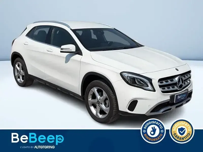 Usata Mercedes GLA200 156 CV (114 kW) 2019 Bianco SUV