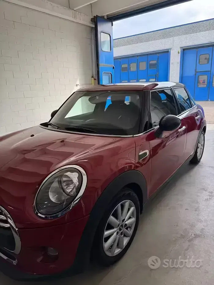 Usata Mini ONE 102 CV (75 kW) 2016 Rosso Utilitaria