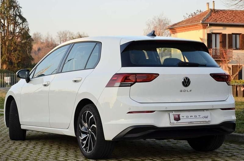 Usata VW Golf VIII Life 116 CV (85 kW) 2021 Bianco Berlina