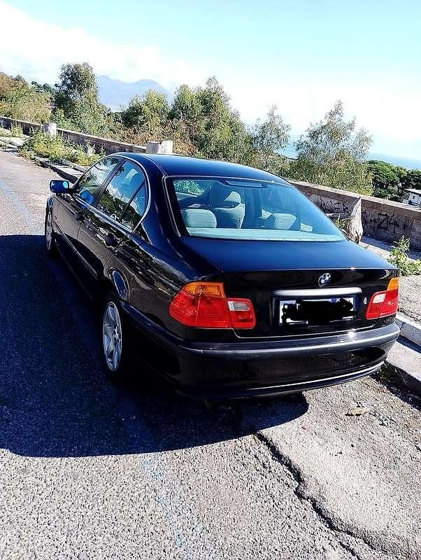 Usata BMW 318 118 CV (86 kW) 1998 Nero Berlina