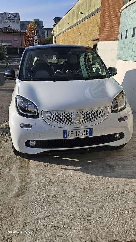 Bianco Usata 2015 Smart ForFour Passion Utilitaria | 7000 € (Buon prezzo) - Immagine 1/4