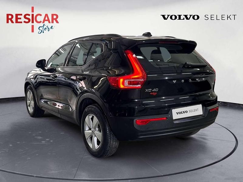 Usata Volvo XC40 Momentum 163 CV (119 kW) 2020 Nero SUV