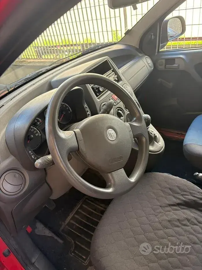 Usata Fiat Panda 75 CV (55 kW) 2012 Rosso Utilitaria