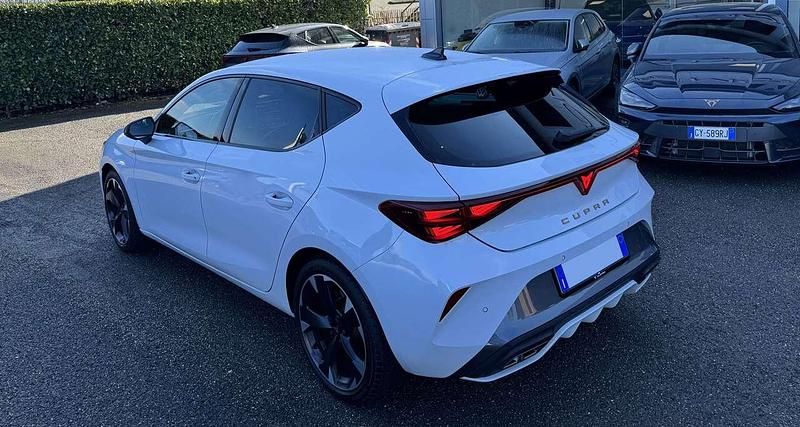 Usata Cupra Leon 150 CV (110 kW) 2025 Bianco Berlina