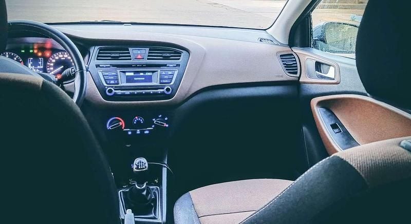 Usata Hyundai i20 Active 88 CV (64 kW) 2017 Utilitaria