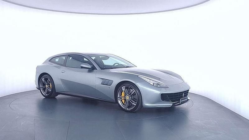 Usata Ferrari GTC4Lusso 689 CV (506 kW) 2017 Grigio titanio Station wagon