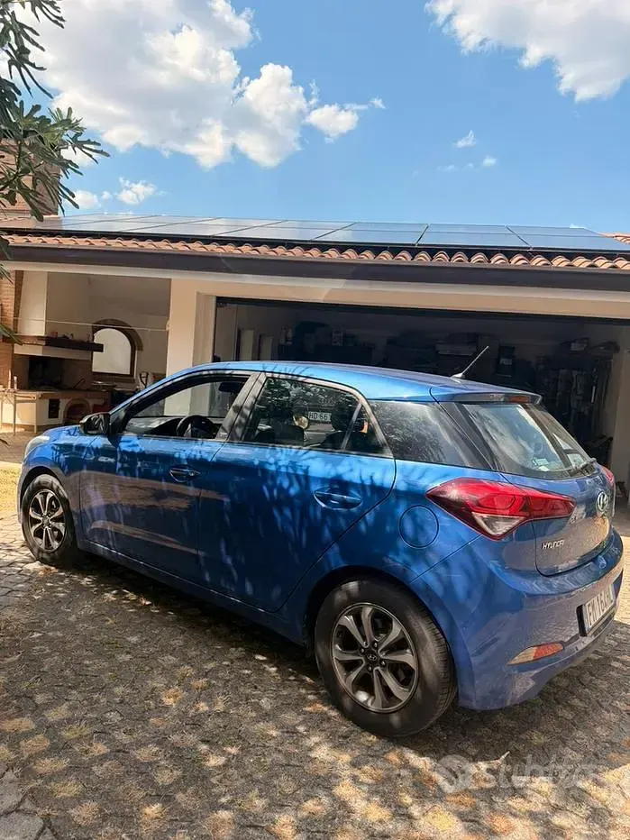 Usata Hyundai i20 Classic 84 CV (61 kW) 2018 Bluazzurro Berlina