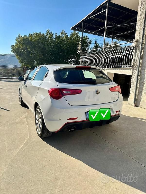 Usata Alfa Romeo Giulietta Super 120 CV (88 kW) 2019 Bianco Berlina