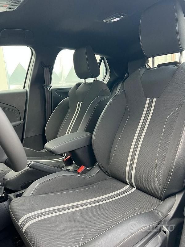 Usata Opel Corsa GS Line 75 CV (55 kW) 2024 Grigio Utilitaria