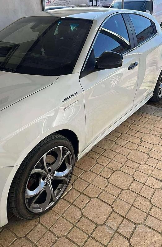 Usata Alfa Romeo Giulietta 170 CV (125 kW) 2012 Bianco Utilitaria