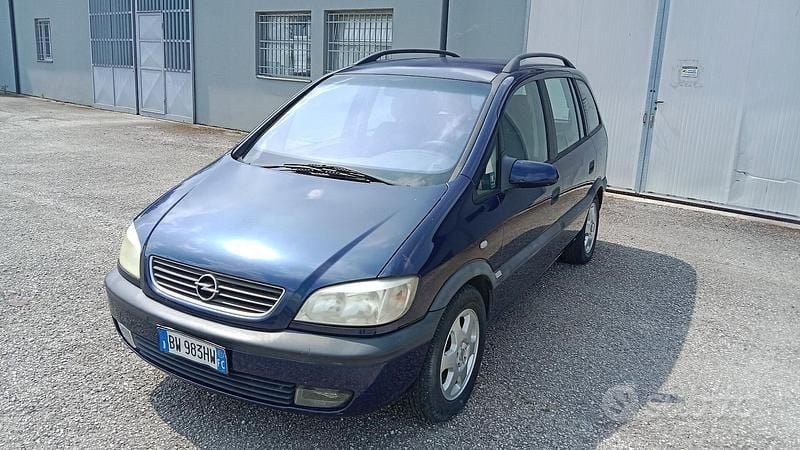 Usata Opel Zafira 125 CV (91 kW) 2002 Blu Monovolume