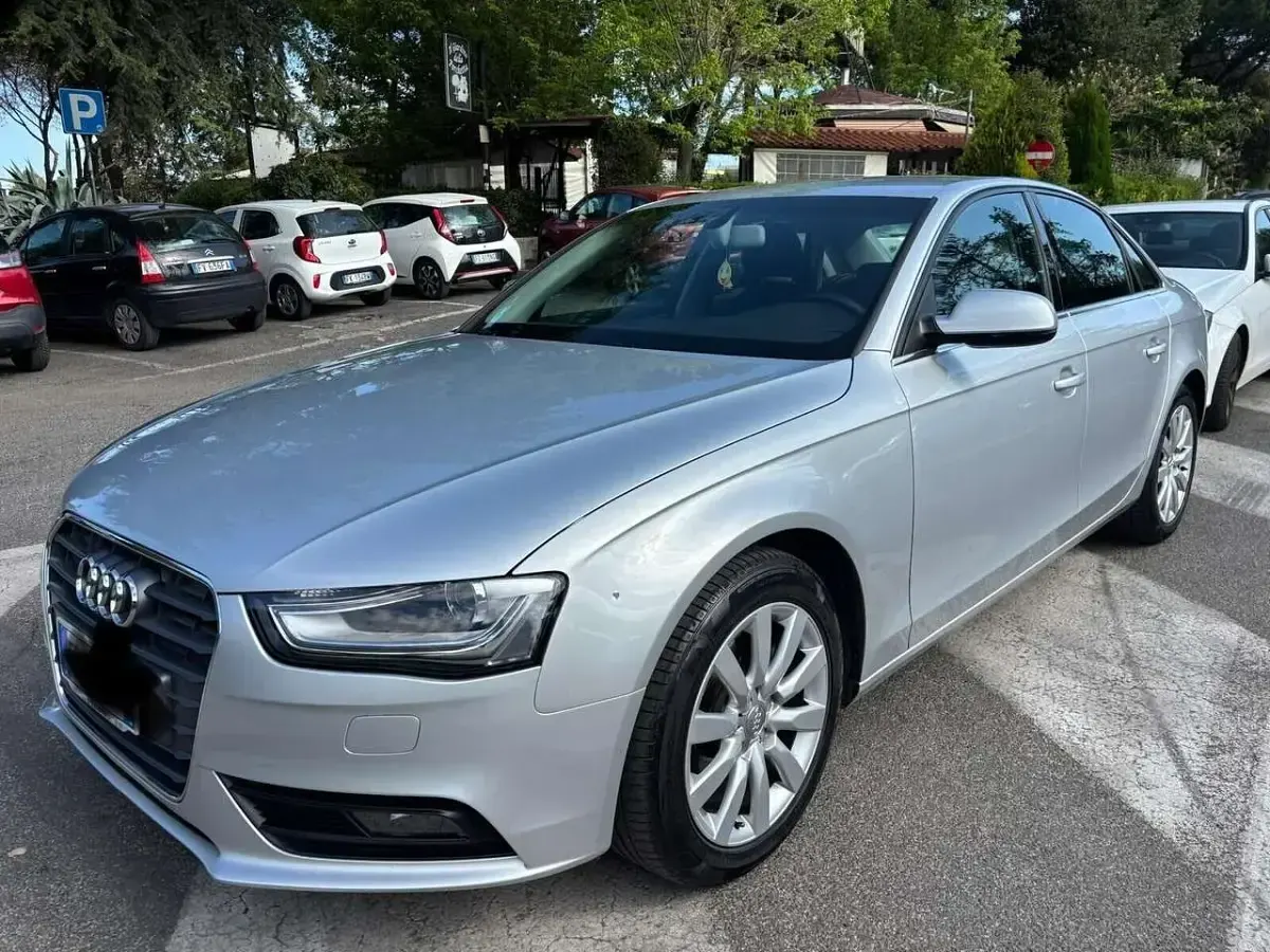 Usata Audi A4 Advanced 143 CV (105 kW) 2012 Argento Berlina
